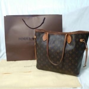 Louis Vuitton Neverfull MM Tote